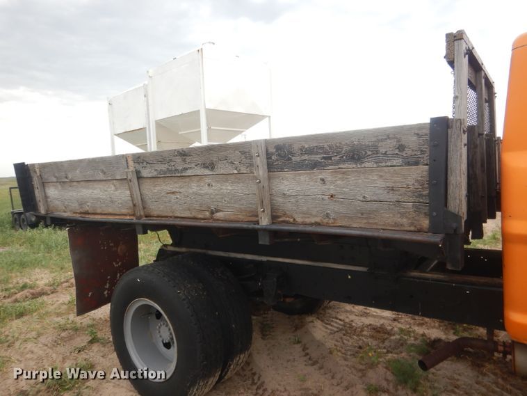 image for item FI9126 1971 Ford 700  dump flatbed truck