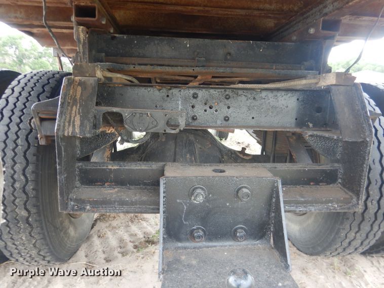 image for item FI9126 1971 Ford 700  dump flatbed truck