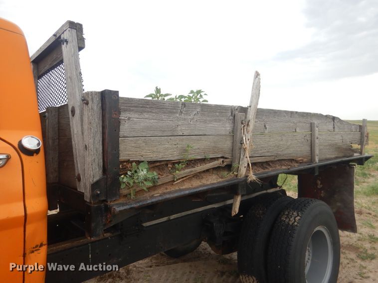 image for item FI9126 1971 Ford 700  dump flatbed truck