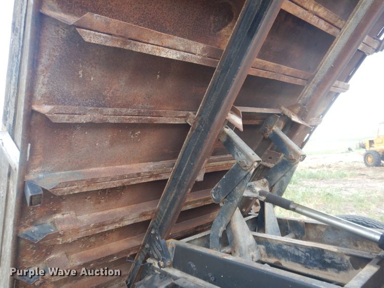 image for item FI9126 1971 Ford 700  dump flatbed truck