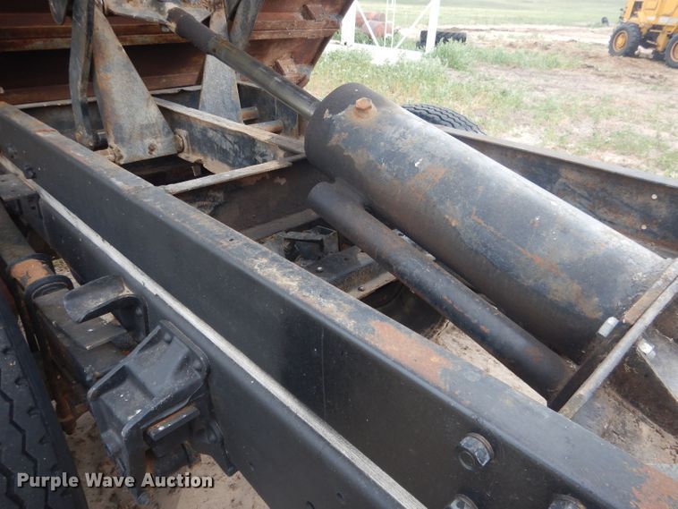 image for item FI9126 1971 Ford 700  dump flatbed truck