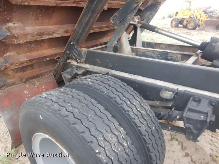 image for item FI9126 1971 Ford 700  dump flatbed truck