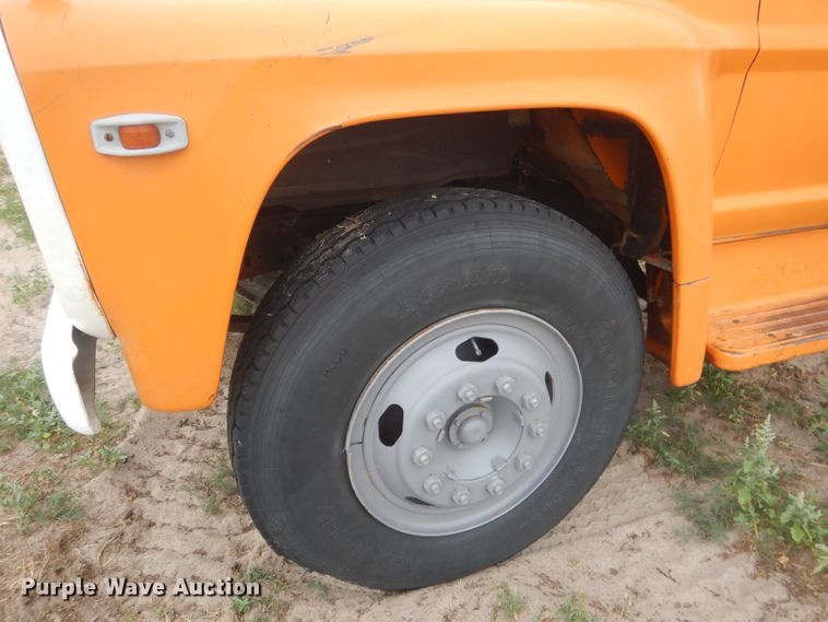 image for item FI9126 1971 Ford 700  dump flatbed truck