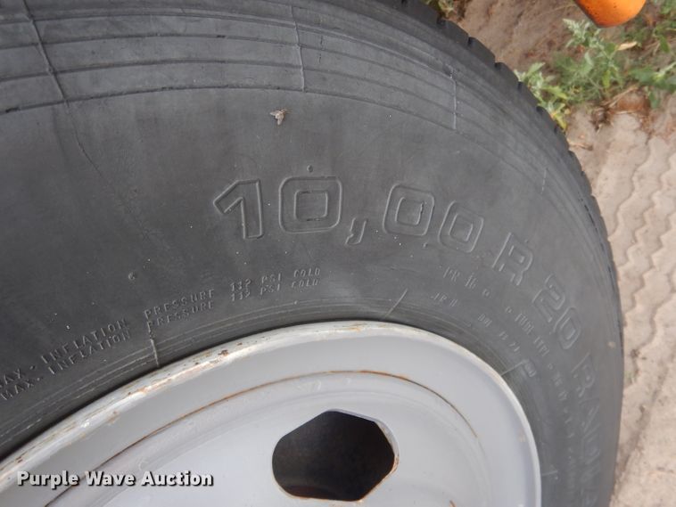 image for item FI9126 1971 Ford 700  dump flatbed truck