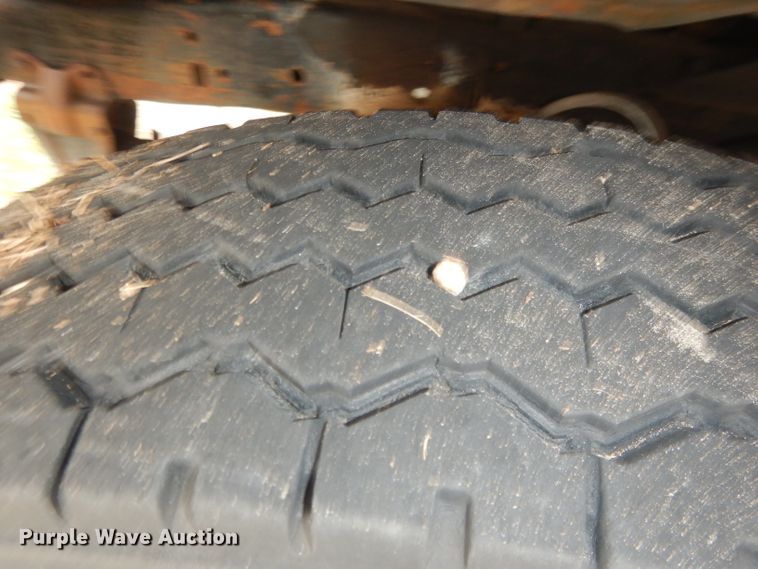 image for item FI9126 1971 Ford 700  dump flatbed truck