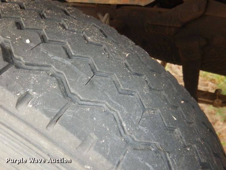 image for item FI9126 1971 Ford 700  dump flatbed truck