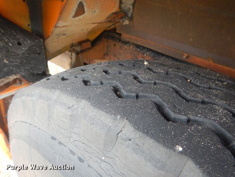 image for item FI9126 1971 Ford 700  dump flatbed truck