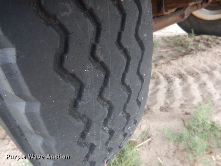 image for item FI9126 1971 Ford 700  dump flatbed truck