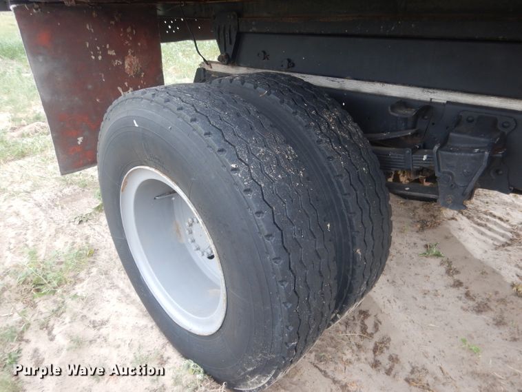 image for item FI9126 1971 Ford 700  dump flatbed truck