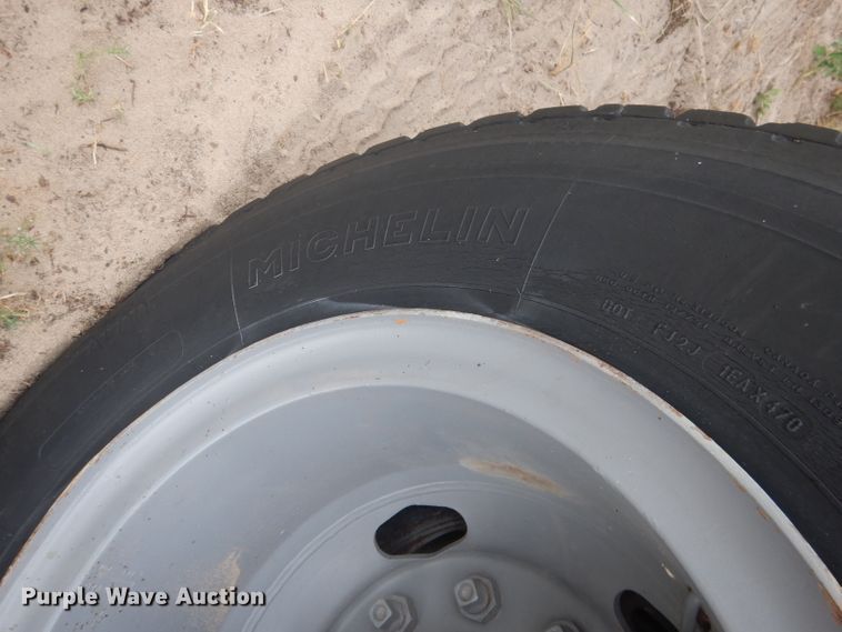 image for item FI9126 1971 Ford 700  dump flatbed truck