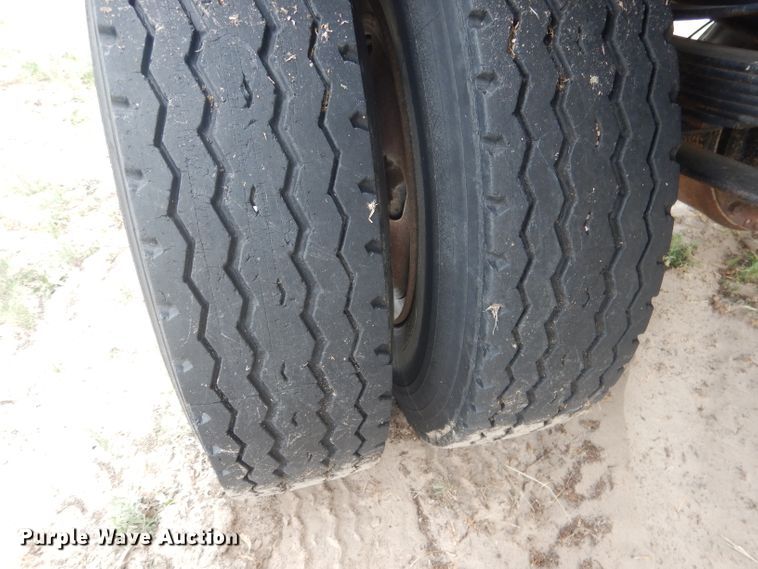 image for item FI9126 1971 Ford 700  dump flatbed truck