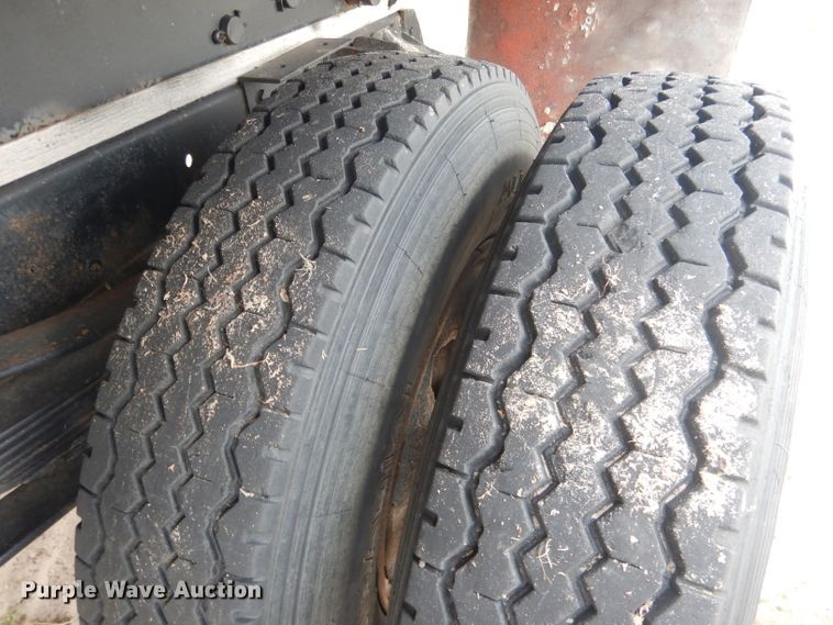 image for item FI9126 1971 Ford 700  dump flatbed truck