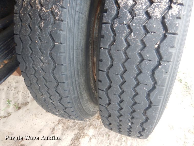 image for item FI9126 1971 Ford 700  dump flatbed truck