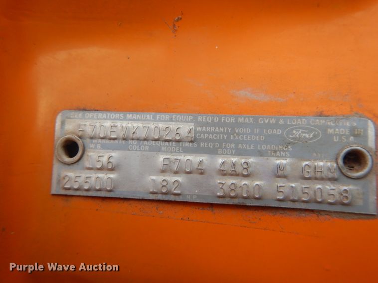 image for item FI9126 1971 Ford 700  dump flatbed truck