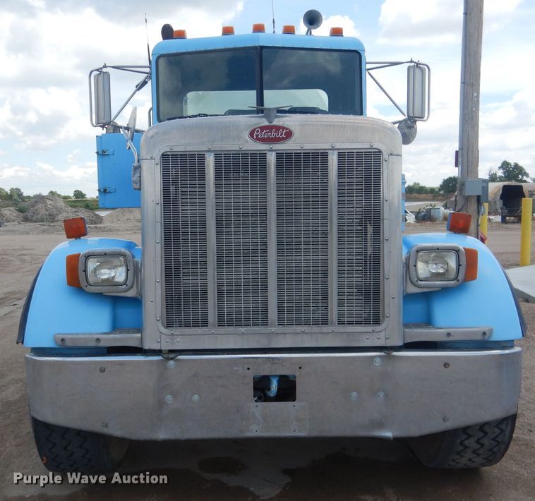 image for item FI9132 1996 Peterbilt 357  ready mix truck