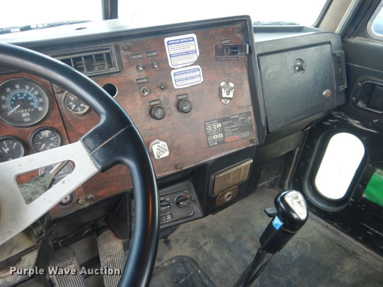 image for item FI9132 1996 Peterbilt 357  ready mix truck