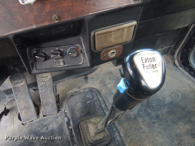 image for item FI9132 1996 Peterbilt 357  ready mix truck