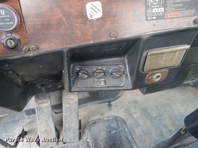 image for item FI9132 1996 Peterbilt 357  ready mix truck