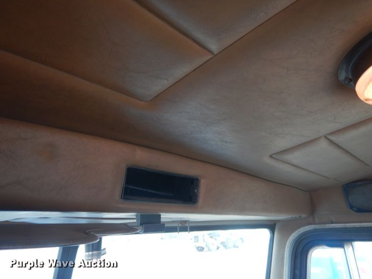 image for item FI9132 1996 Peterbilt 357  ready mix truck