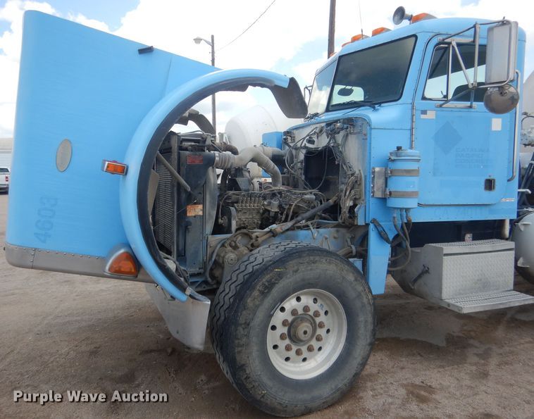 image for item FI9132 1996 Peterbilt 357  ready mix truck