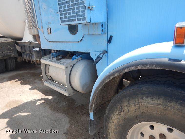 image for item FI9132 1996 Peterbilt 357  ready mix truck