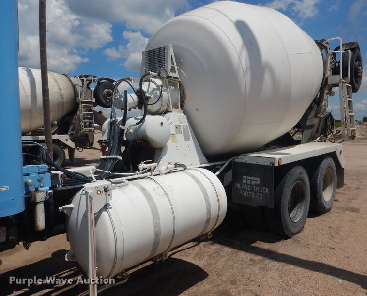 image for item FI9132 1996 Peterbilt 357  ready mix truck