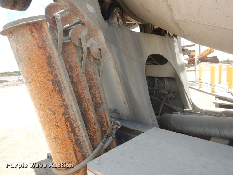 image for item FI9132 1996 Peterbilt 357  ready mix truck