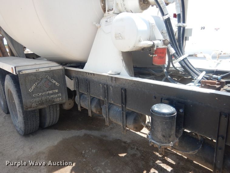 image for item FI9132 1996 Peterbilt 357  ready mix truck