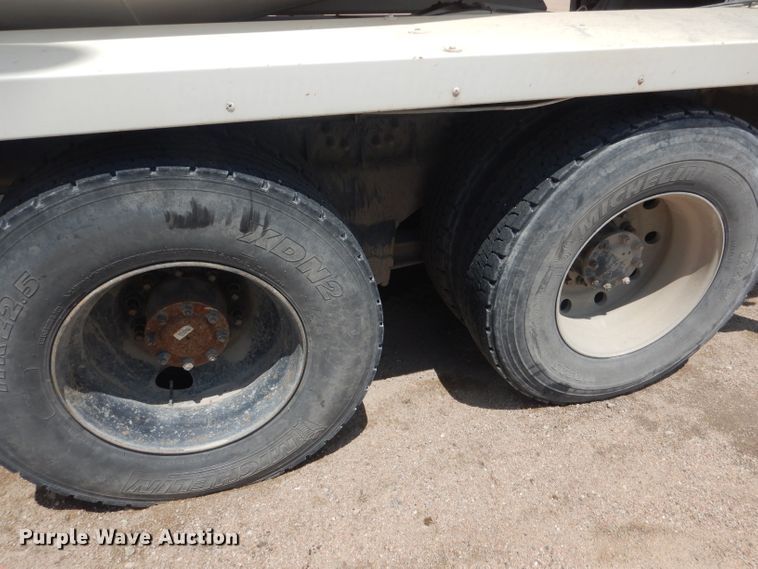 image for item FI9132 1996 Peterbilt 357  ready mix truck