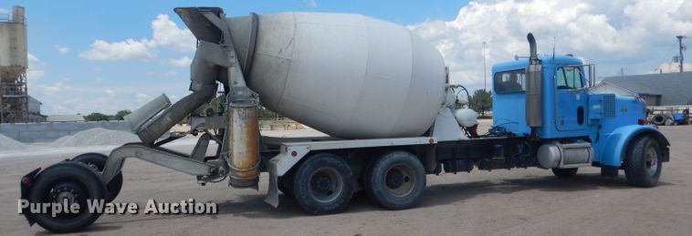 image for item FI9132 1996 Peterbilt 357  ready mix truck