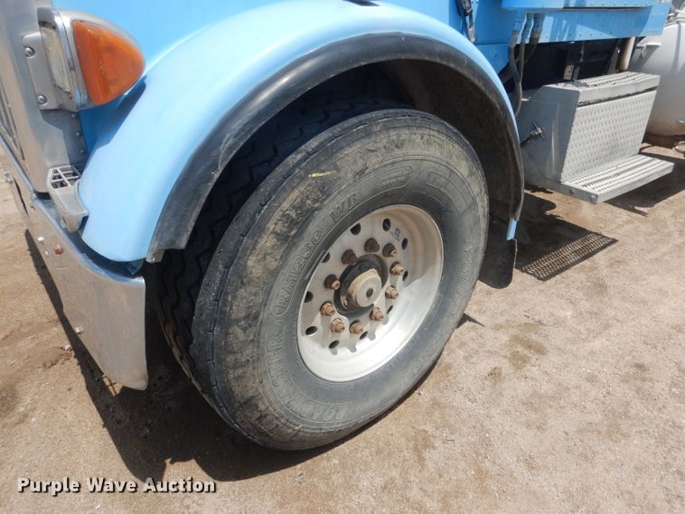 image for item FI9132 1996 Peterbilt 357  ready mix truck