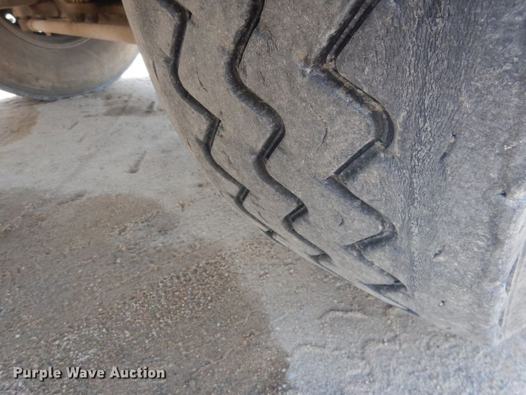 image for item FI9132 1996 Peterbilt 357  ready mix truck