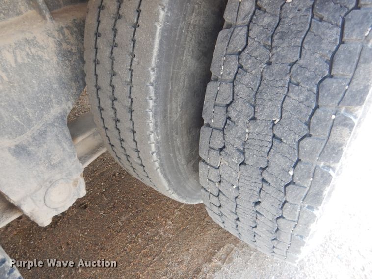 image for item FI9132 1996 Peterbilt 357  ready mix truck