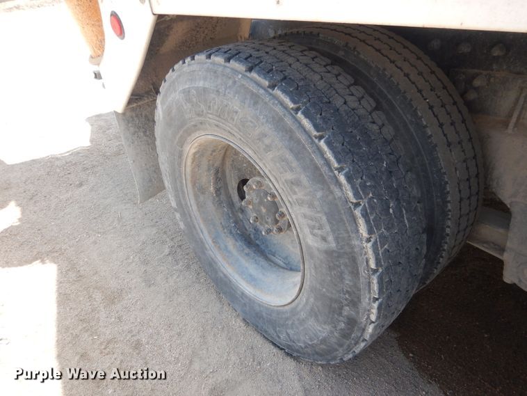 image for item FI9132 1996 Peterbilt 357  ready mix truck