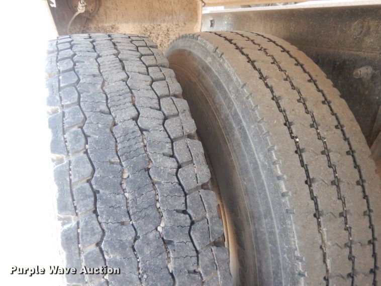 image for item FI9132 1996 Peterbilt 357  ready mix truck