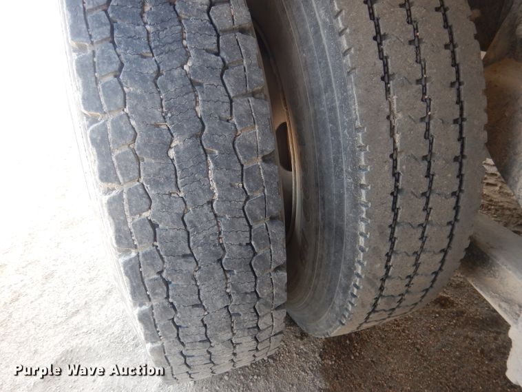 image for item FI9132 1996 Peterbilt 357  ready mix truck