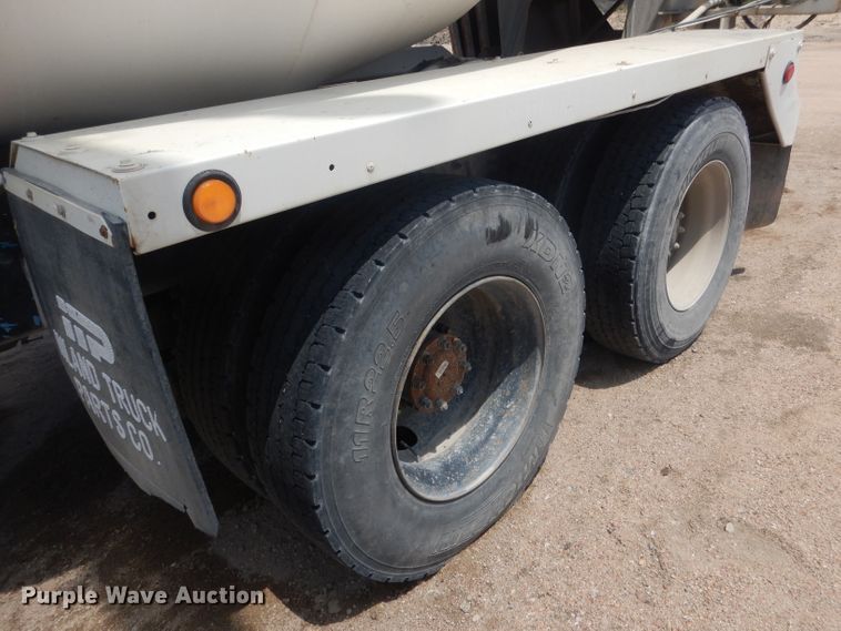 image for item FI9132 1996 Peterbilt 357  ready mix truck