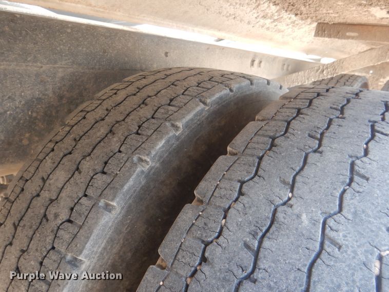 image for item FI9132 1996 Peterbilt 357  ready mix truck