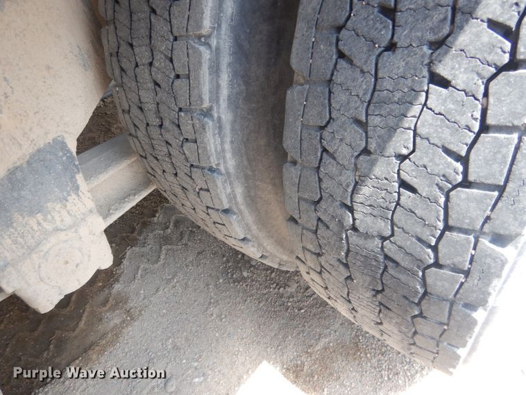 image for item FI9132 1996 Peterbilt 357  ready mix truck