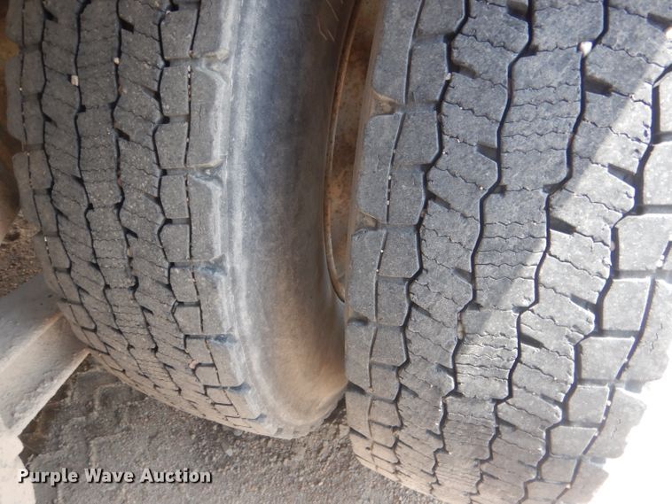 image for item FI9132 1996 Peterbilt 357  ready mix truck