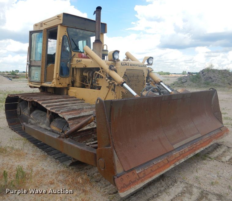 image for item FI9135 1984 Caterpillar D6D  dozer