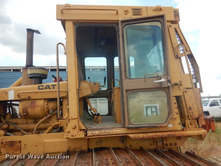 image for item FI9135 1984 Caterpillar D6D  dozer