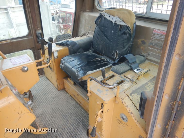 image for item FI9135 1984 Caterpillar D6D  dozer