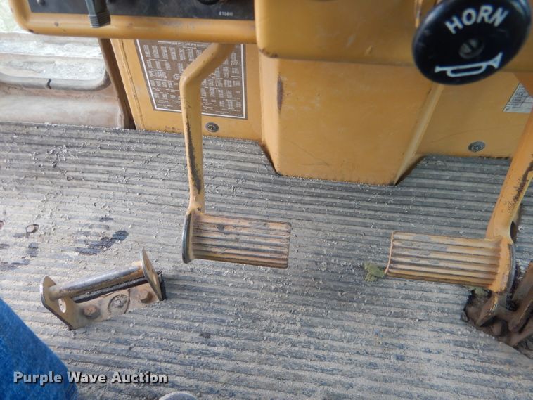 image for item FI9135 1984 Caterpillar D6D  dozer