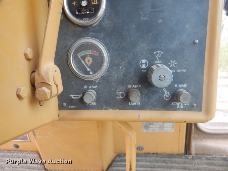 image for item FI9135 1984 Caterpillar D6D  dozer