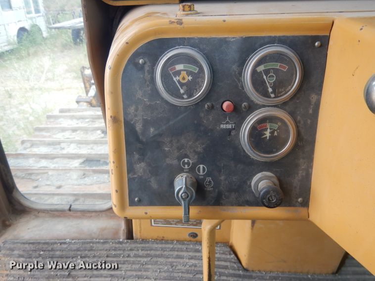 image for item FI9135 1984 Caterpillar D6D  dozer