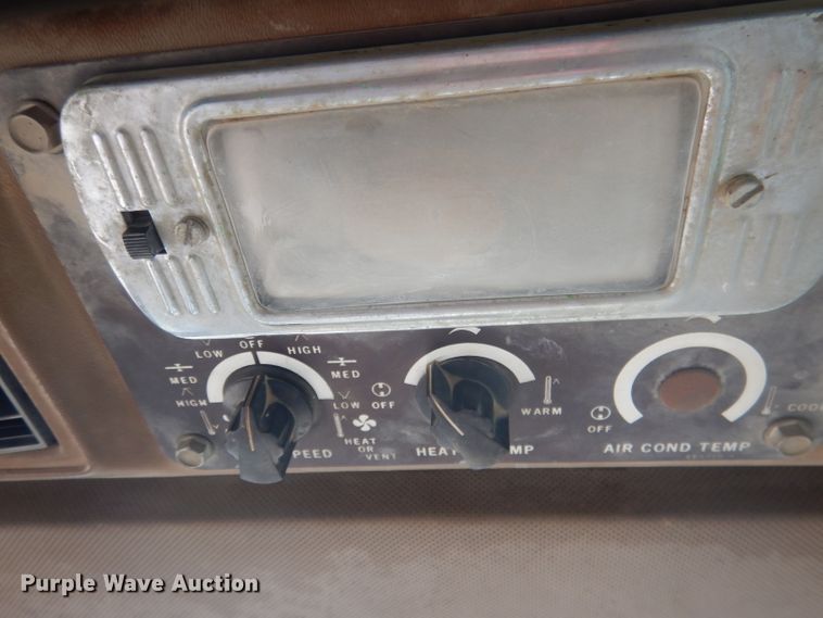 image for item FI9135 1984 Caterpillar D6D  dozer