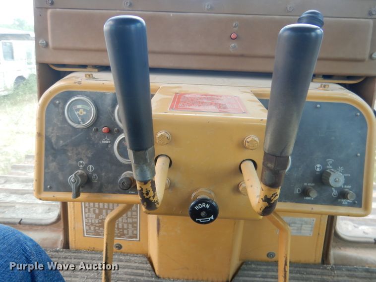 image for item FI9135 1984 Caterpillar D6D  dozer