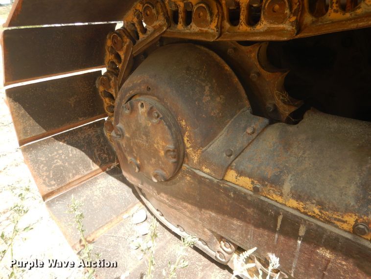 image for item FI9135 1984 Caterpillar D6D  dozer