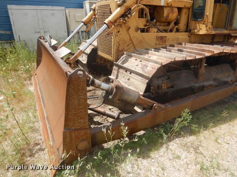 image for item FI9135 1984 Caterpillar D6D  dozer